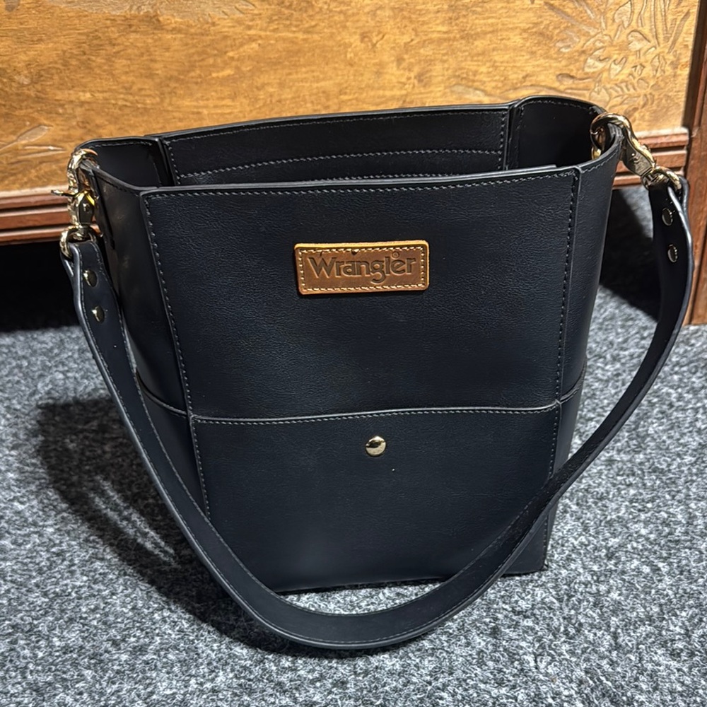 Wrangler Black Classic Shoulder Bag